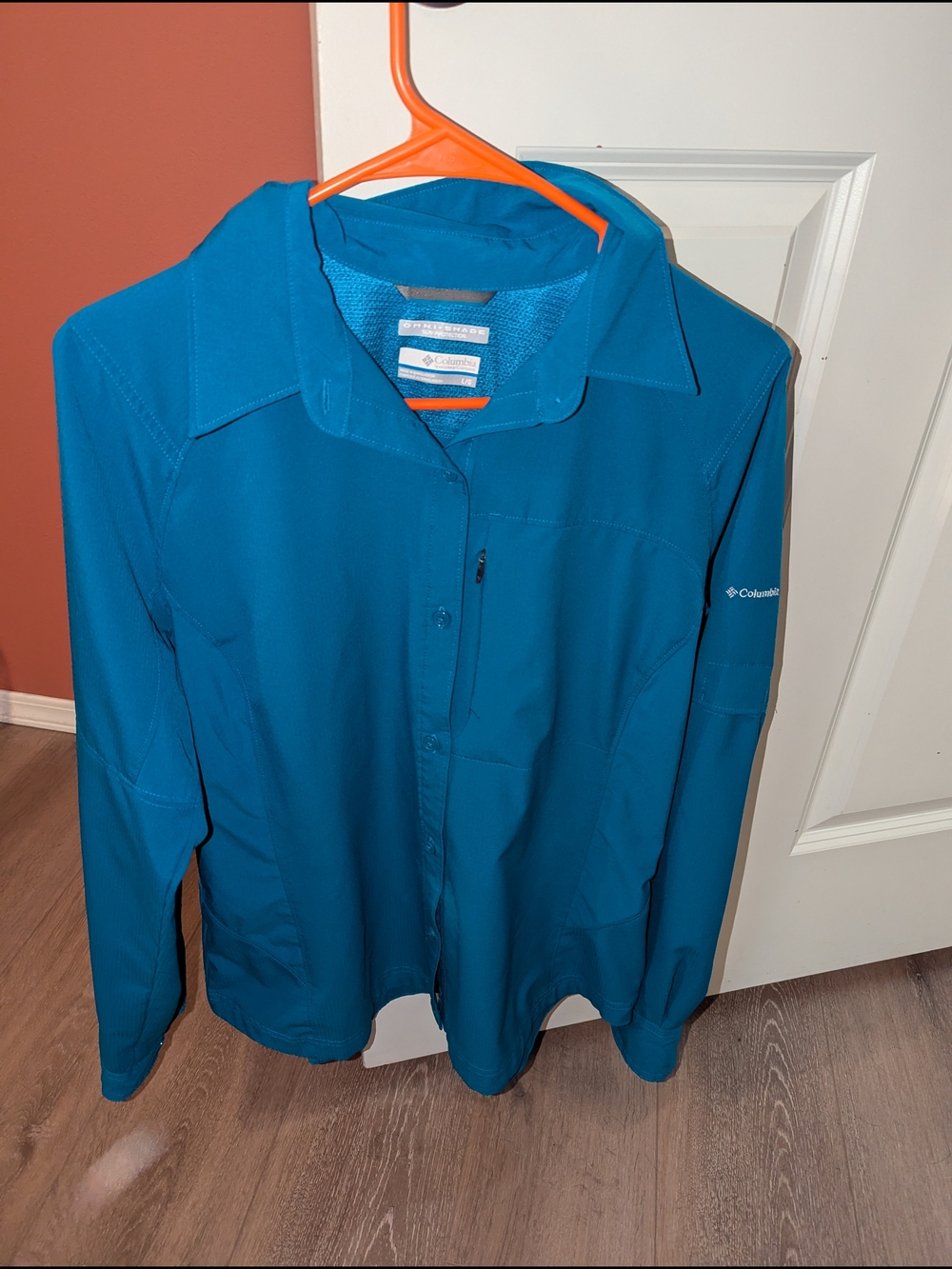 Columbia Women’s Teal Blue Long-Sleeve Button-Down SPF Shirt